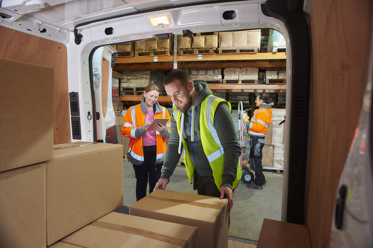 What is a frontline employee? who are frontline workers?