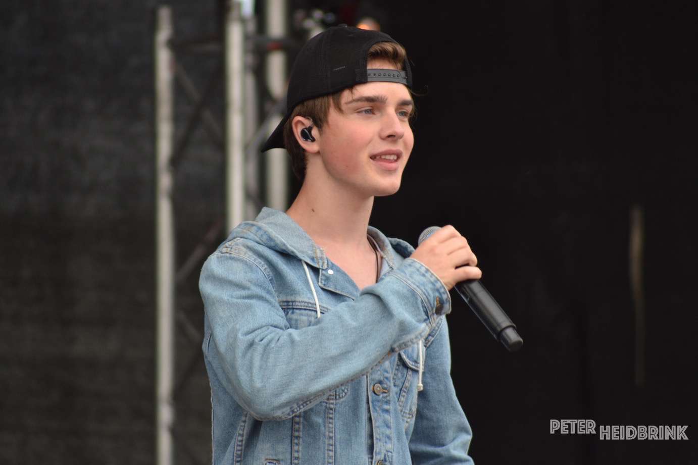 Listen to ohne dich (schlaf' ich heut nacht nicht ein) on spotify. Mike Singer beim Kinderhospiz Charity Sommer Open-Air 2017