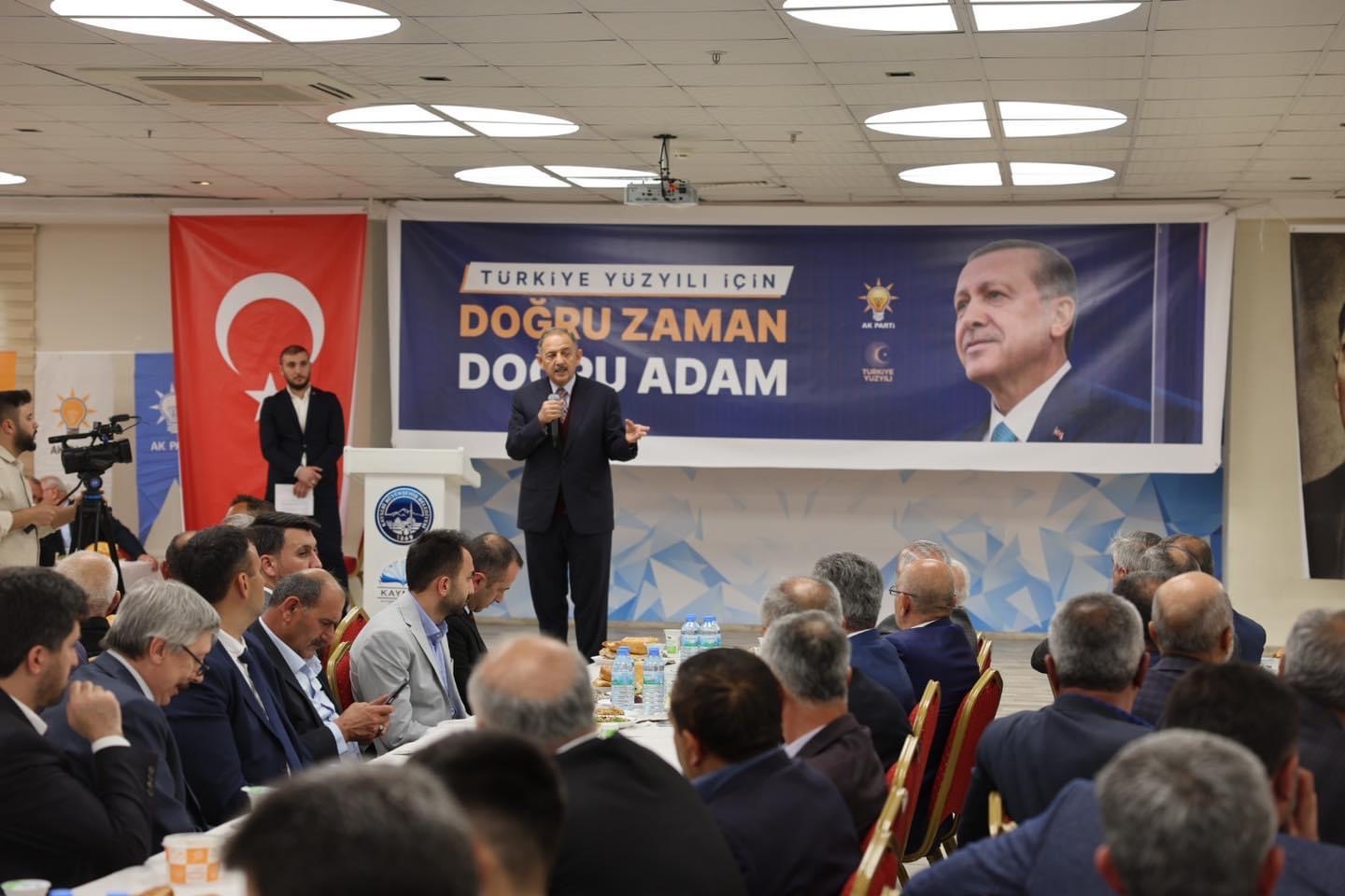 AK Parti Yahyalı İlçe Teşkilatı iftar programı düzenledi