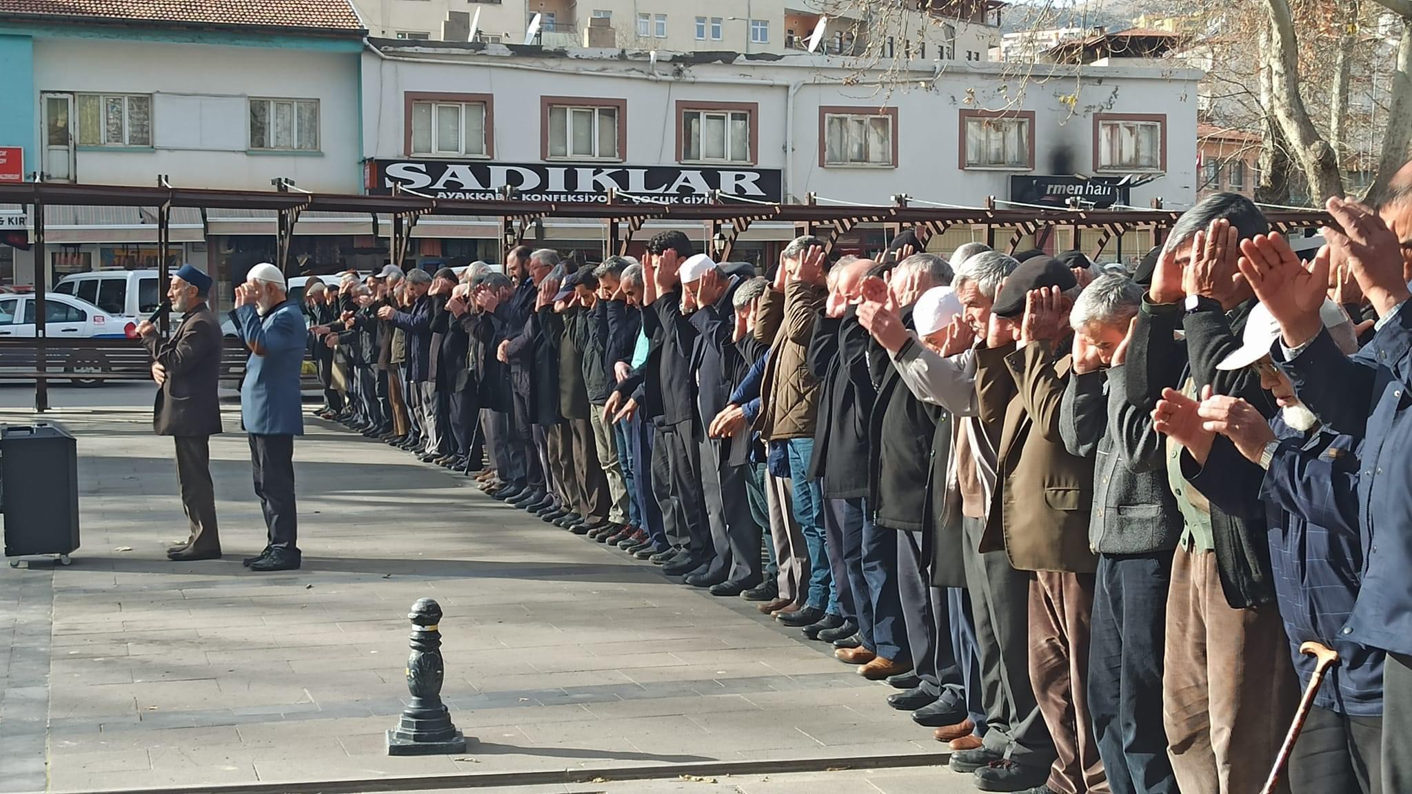Gazze’de hayatını kaybedenler için Yahyalı’da gıyabi cenaze namazı kılındı