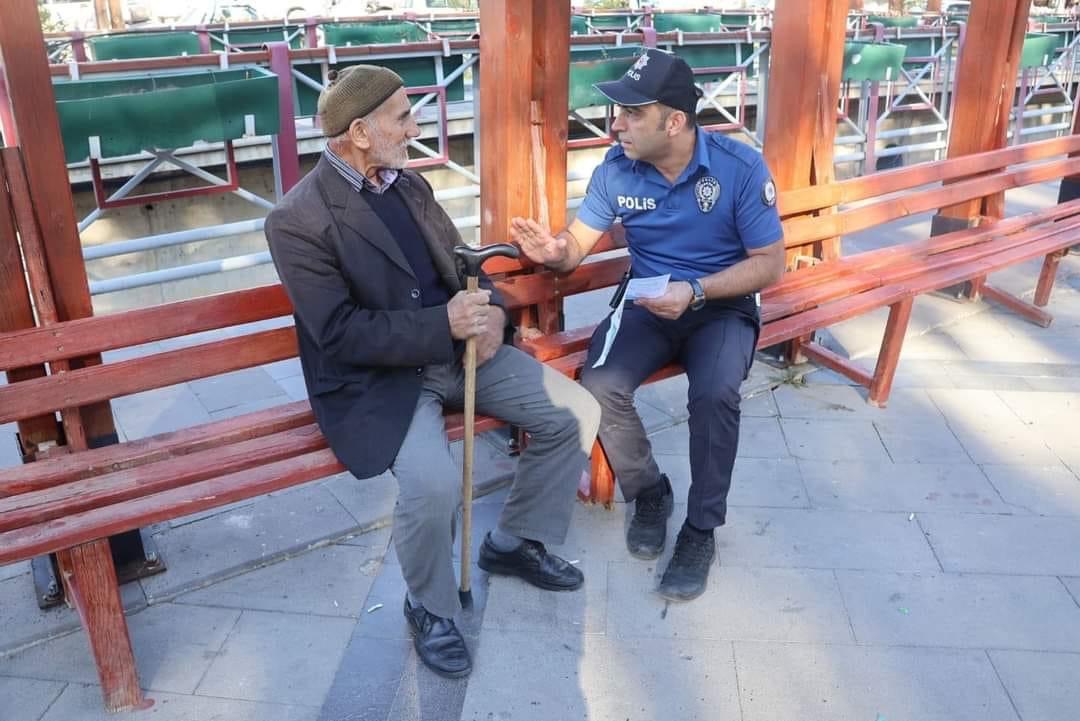 Yahyalı Emniyeti Esnaf ve Vatandaşları Dolandırıcılığa Karşı Uyardı