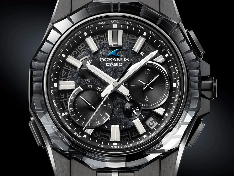 限りない黒。さりげない青。