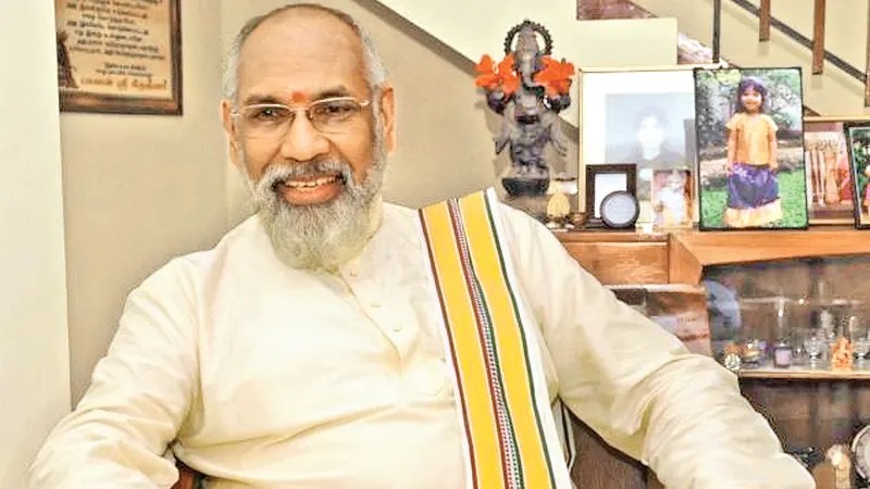 விக்னேஸ்வரன் தனது முதலமைச்சர் கனவு நிறைவேற ஒரே நேரத்தில் பல தோணிகளில் பயணம் செய்ய எத்தனிக்கிறார்!! (கட்டுரை)