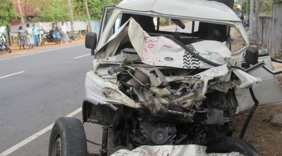இன்று அதிகாலை நிகழ்ந்த கோரம்! ஒருவரின் உயிர் பறிபோனது