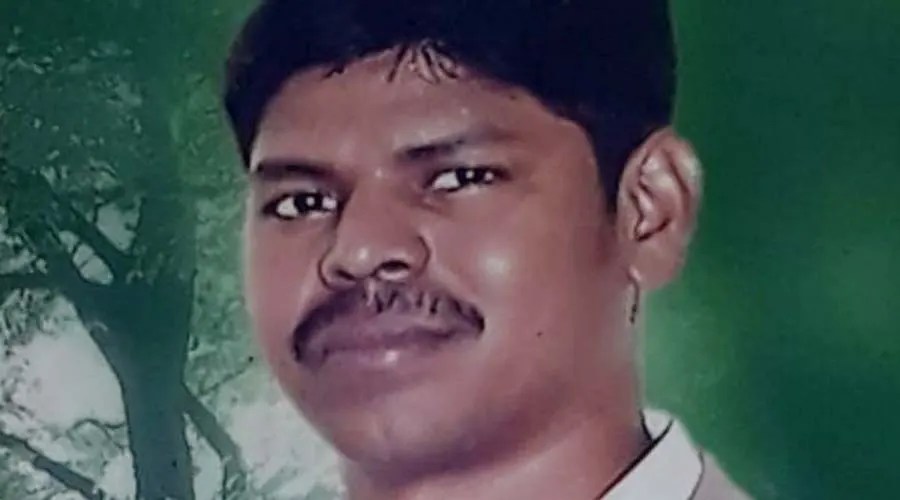வெளிநாட்டிலிருந்து விடுமுறைக்கு வந்த மகன்… அடித்தே கொன்ற தந்தை! சோகத்தின் பின்னணி இதுதான்