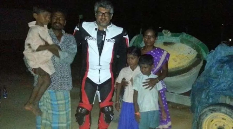 ஏழை ரசிகரின் குடிசையில் டீ குடித்த அஜித்…. பின்பு அவர்களுக்கு கொடுத்த இன்ப அதிர்ச்சி! தற்போது வெளியான ரகசியம்