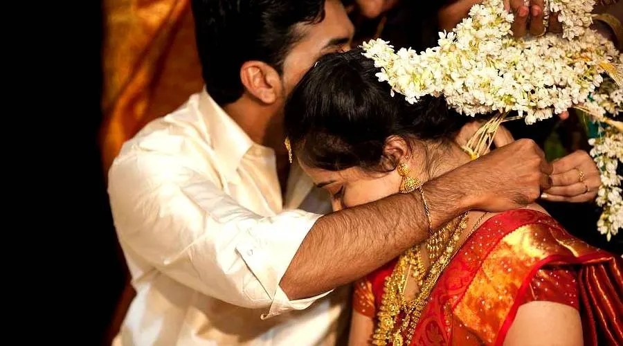 மட்டக்களப்பு திருமண வீட்டில் ஏற்பட்ட பெரும் சோகம்! 30 பேர் வைத்தியசாலையில்