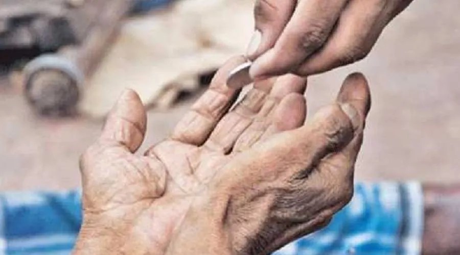 கிளிநொச்சியில் உயிரிழந்த யாசகர்; அவரது உடமைகளை சோதனை செய்தபோது காத்திருந்த ஆச்சர்யம்