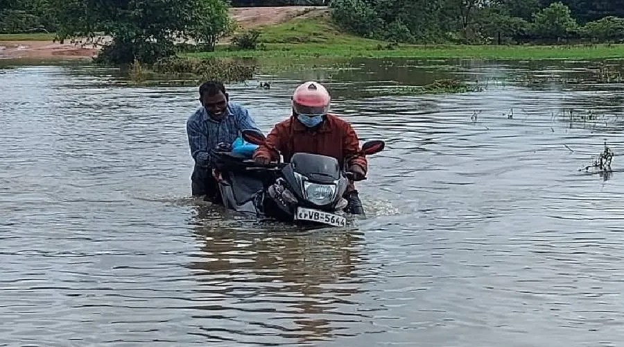 மட்டக்களப்பில் நகரத்தில் அரச உத்தியோகம் வேண்டும் என கேட்போர் மத்தியில் இப்படியும் சிலர்!