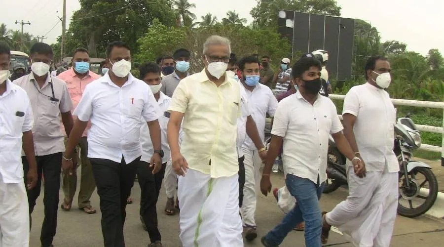 போராட்டத்தில் ஈடுபடும் சுமந்திரன் அணியினருக்கு என் தடையுத்தரவு இல்லை! கூட்டத்தில் எழுந்த சுவாரஸ்ய சர்ச்சை