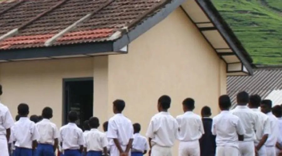 க.பொ.த. பரீட்சைக்கு தோற்றவிருந்த மாணவனை தாக்கிய அதிபர்! வைத்தியசாலையில் அனுமதி