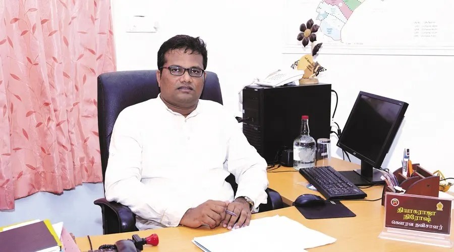 இந்திய தூதருடனான சந்திப்பிலிருந்து வெளியேற்றப்பட்ட கூட்டமைப்பின் தவிசாளர்