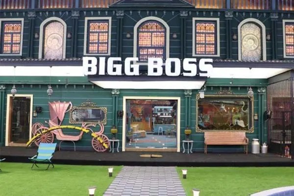 பிக்பாஸ் 5வது சீசனுக்கு போடப்பட்டு வந்த செட்… எதிர்பாராத சோகத்தால் ஏற்பட்ட அதிர்ச்சி