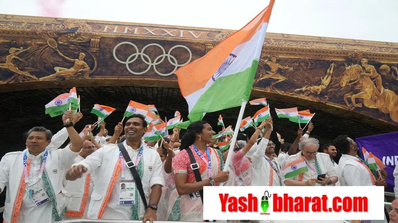 Paris Olympics: पेरिस में लहराया तिरंगा, पीवी सिंधु और शरत कमल ने की भारतीय टीम की अगुवाई 1 team india olympics