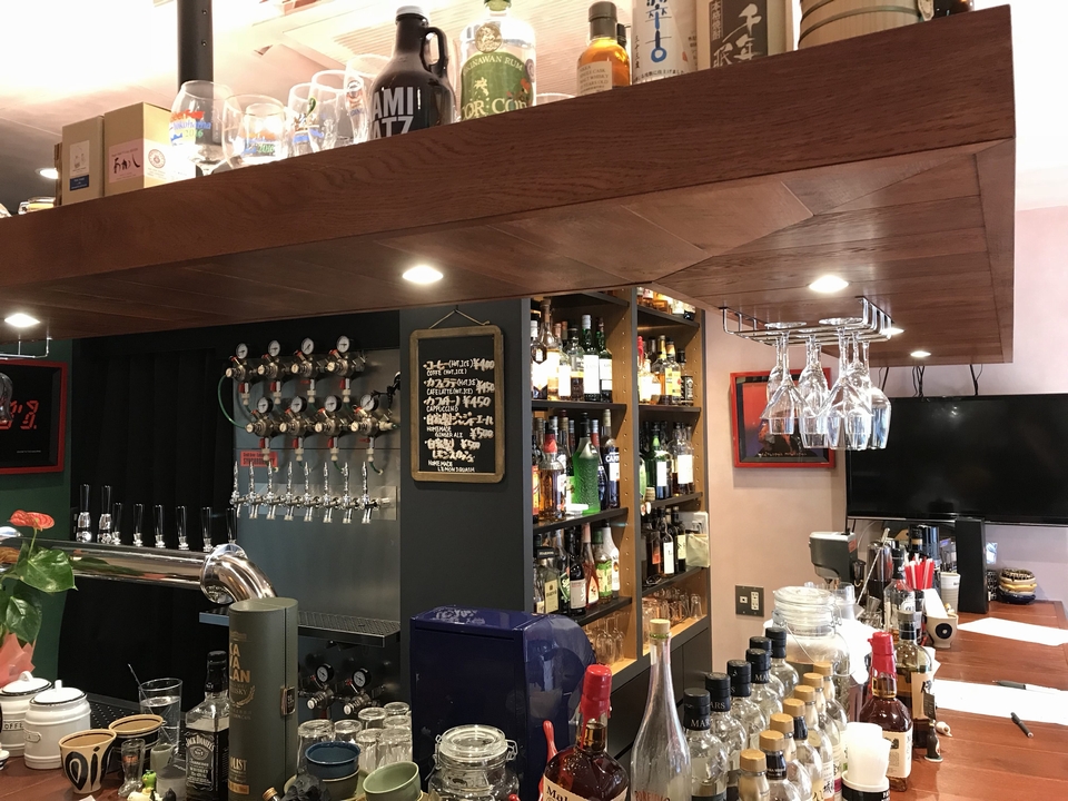 Pamper yourself to the attentive hospitality and fine cuisine as you enjoy the view of yokohama harbor. Bars and Nightlife | Things to do | Yokohama Official