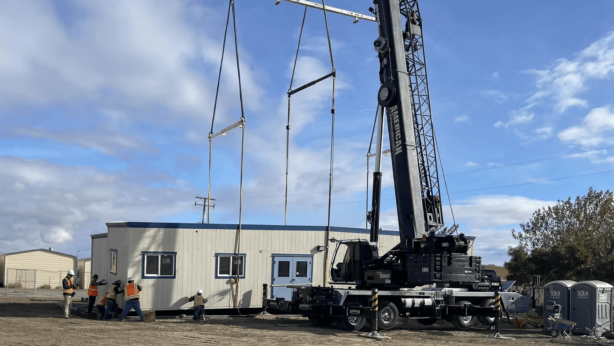 Crane delivers caller carnal structure gathering successful Los Banos