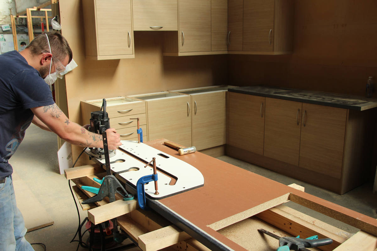 Kitchen fitting course in action