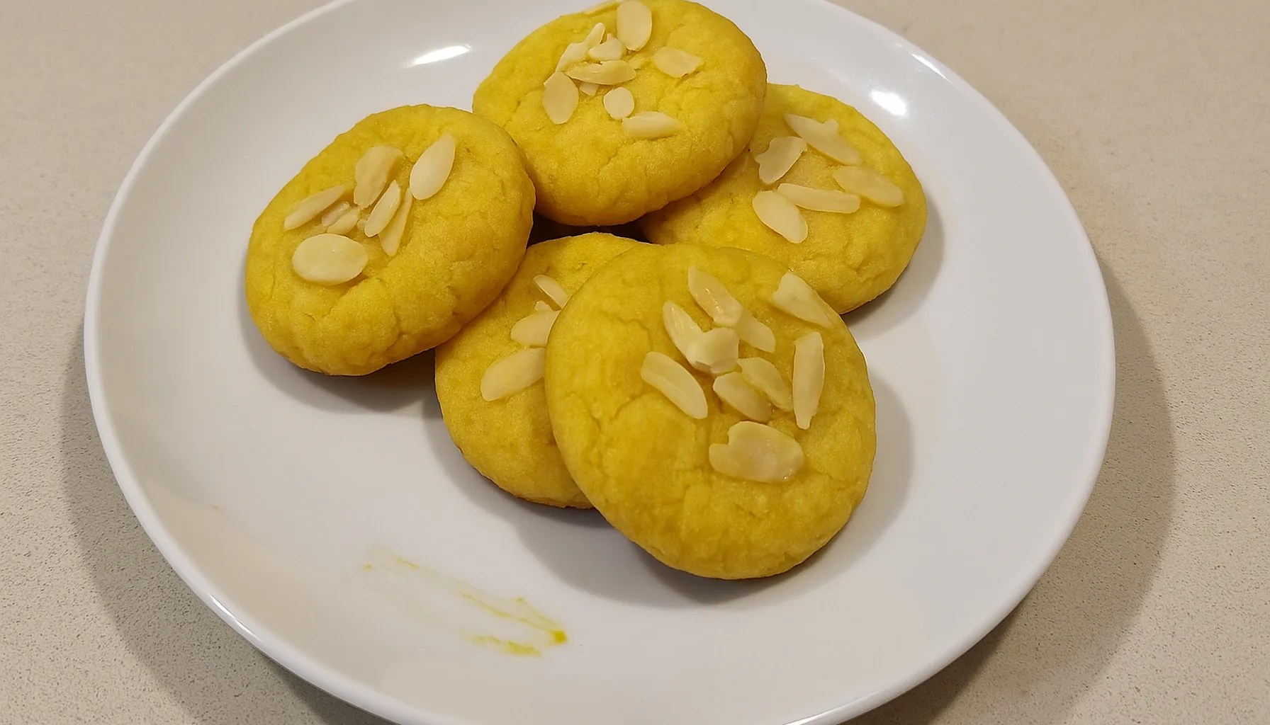 Scopri di più sull'articolo Biscotti Morbidi allo Zafferano e Mandorle