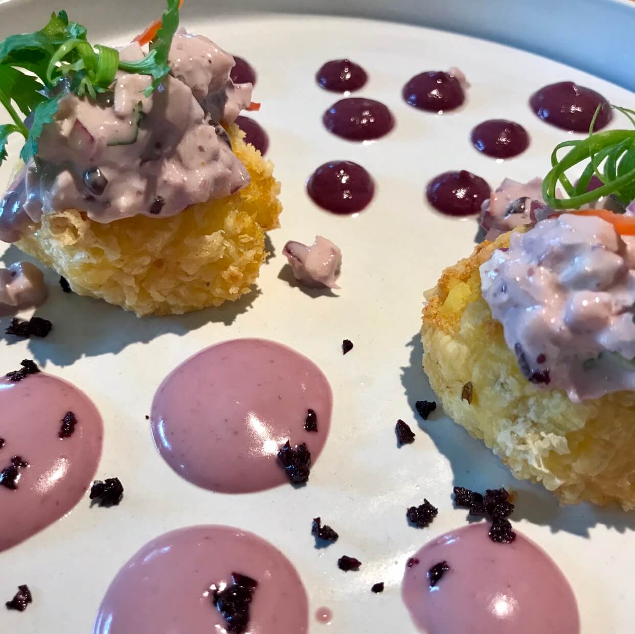 Causa limeña templada en el restaurante Piscomar