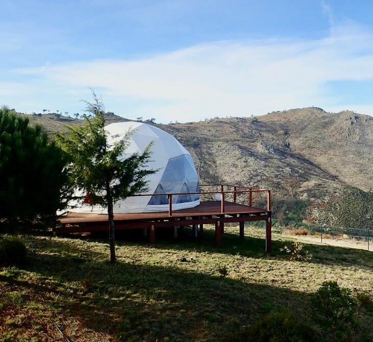 Vive experiencias únicas en alojamientos al aire libre: guía y tendencias