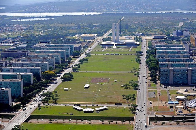 Economia, política e crise Executivo versus Judiciário dominam a pauta da semana