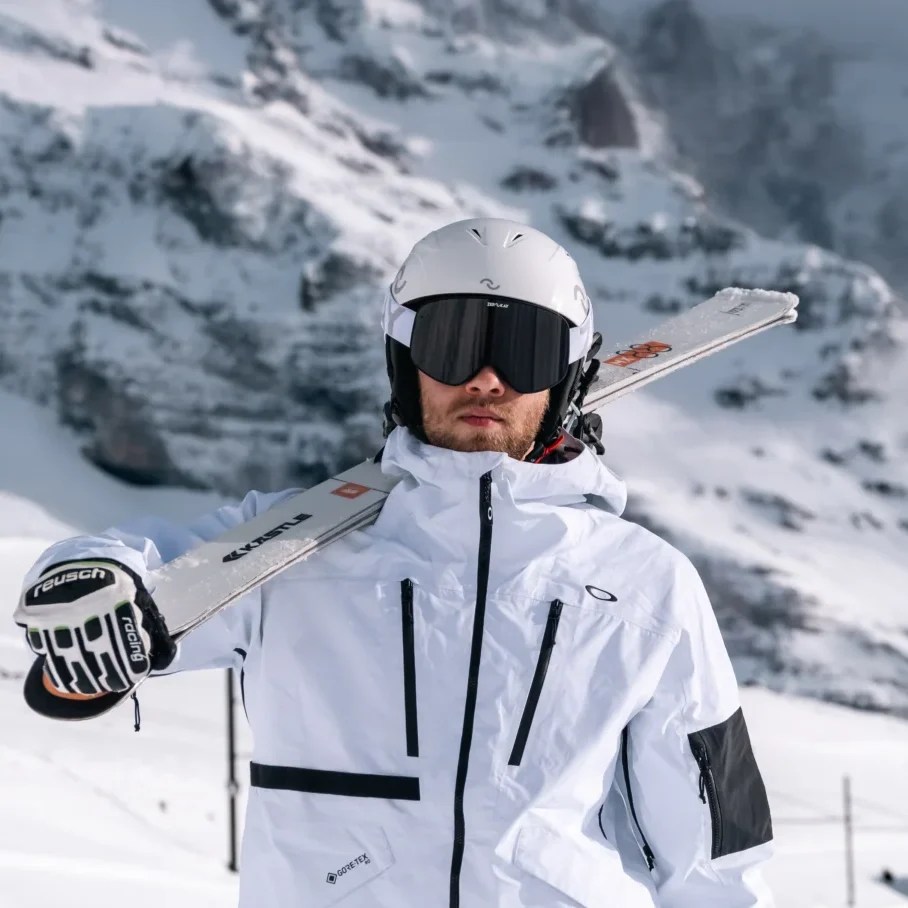 Stylish White Ski Helmet - Your Go-To Adult Snow Helmet