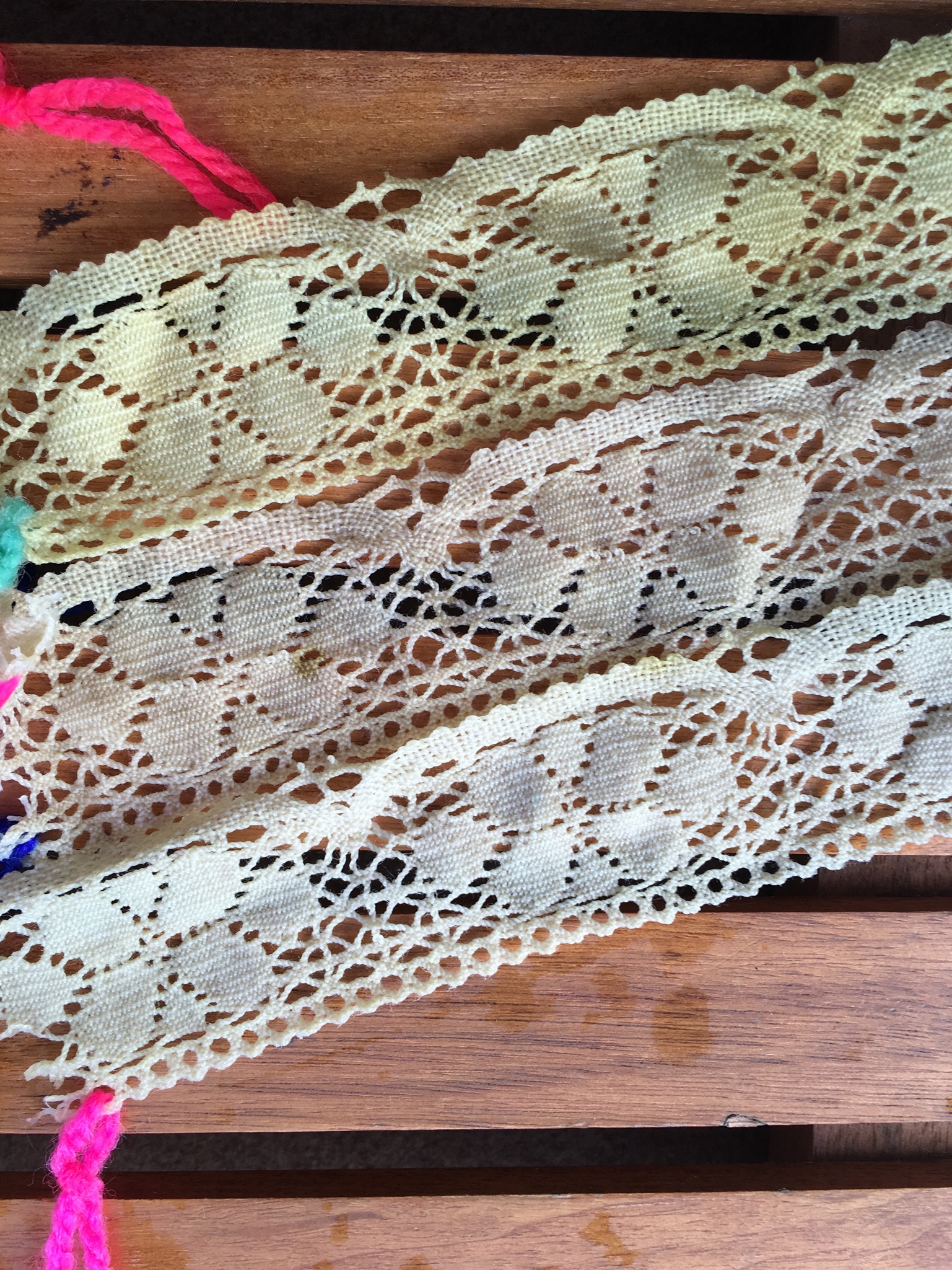 Sage Dye: Lace close up