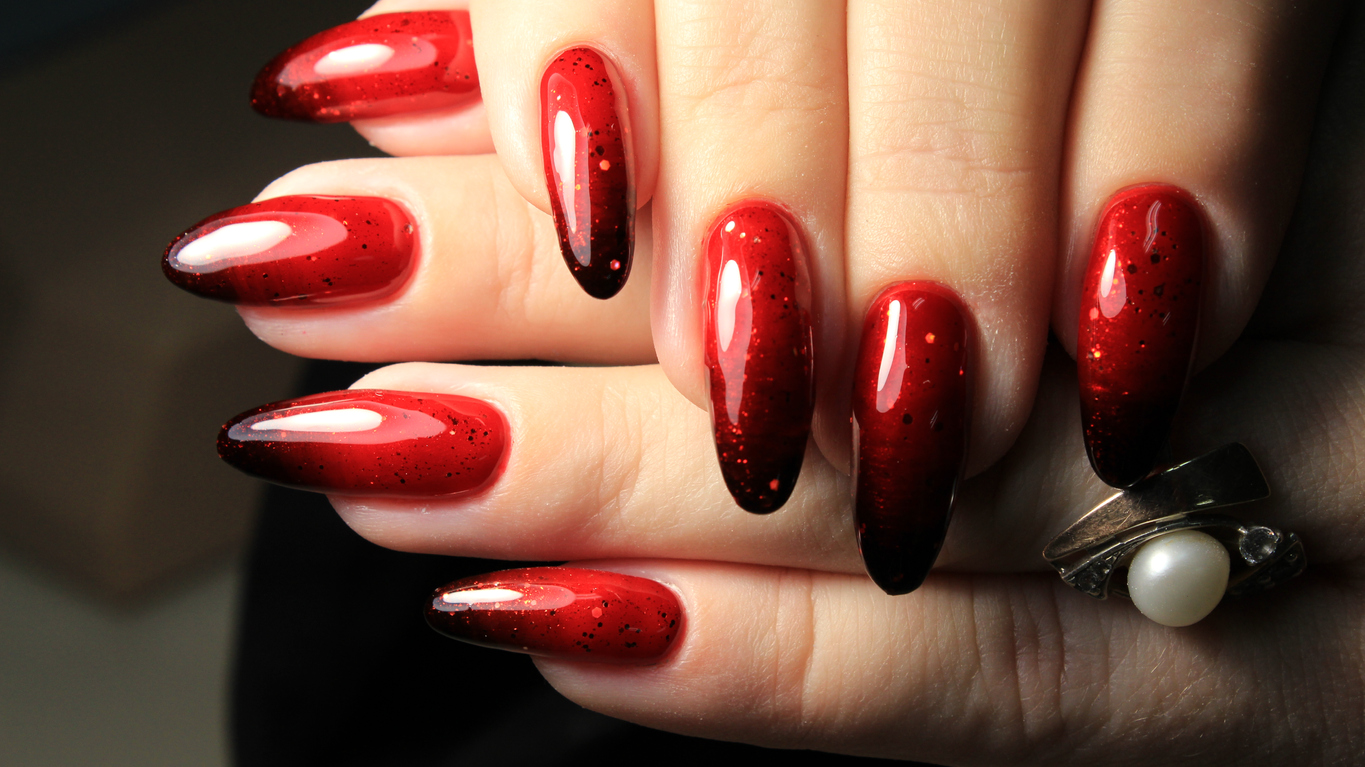 25 spicy red ombre nails that are on fire in 2025