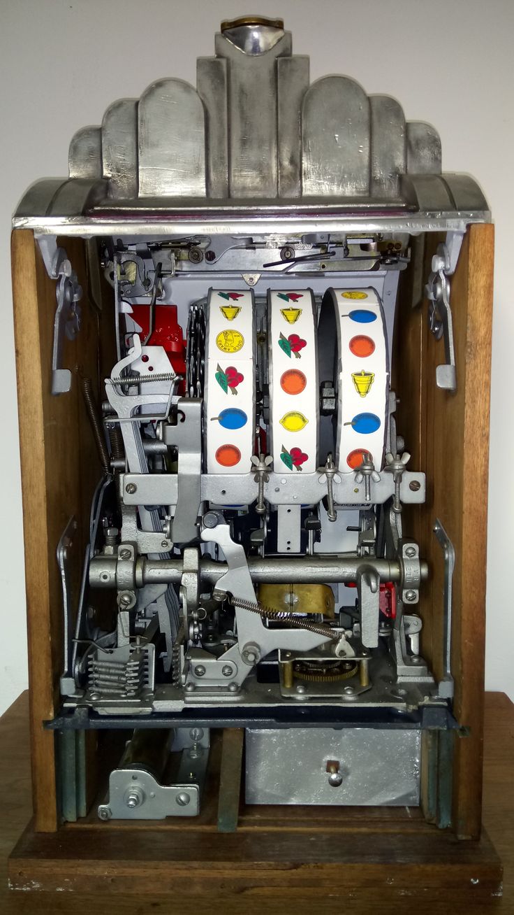 Mills Extraordinary One Arm Bandit (Rear Internal View)