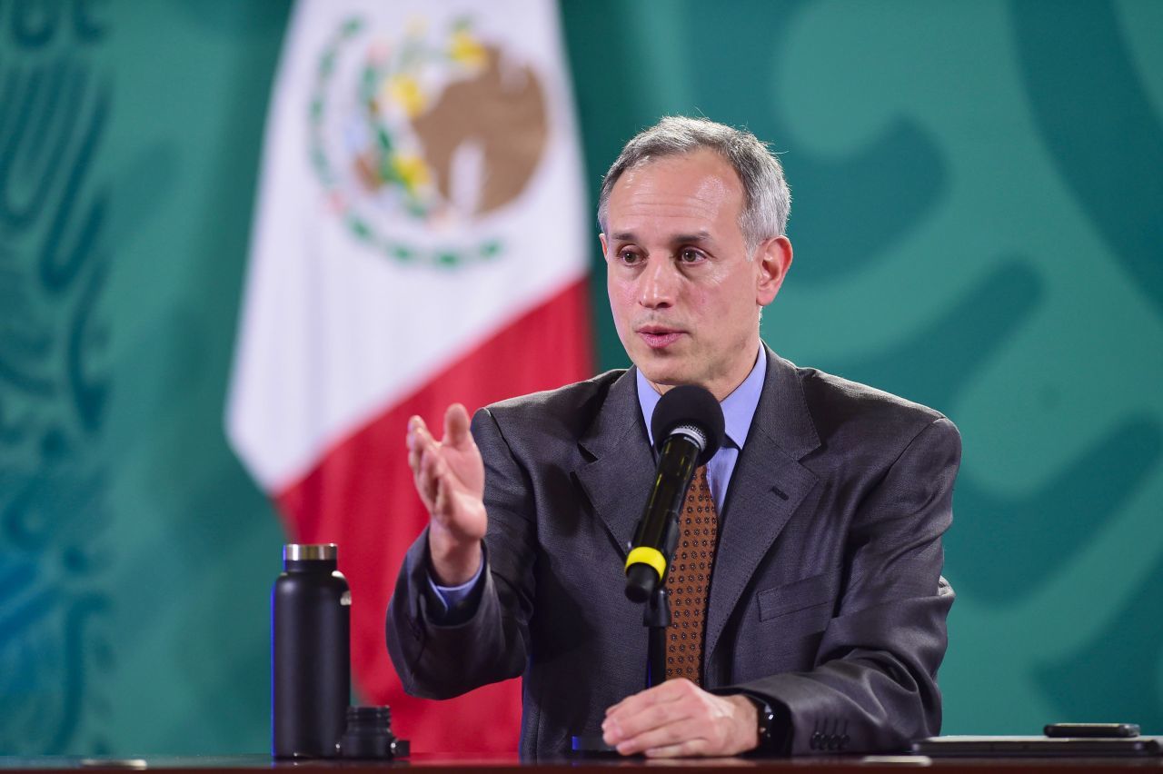 Resumen Sheinbaum defiende a López-Gatell, pero aclara que no representarádirectamente a México ante la OMS