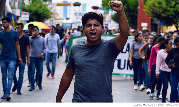 estudiantes de las normales rurales en manifestación