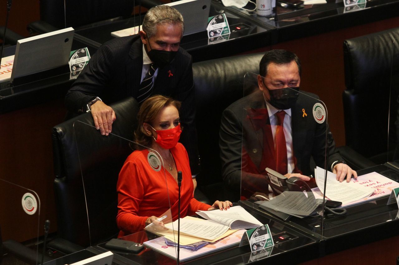 Investigan a Osorio Chong y Mendoza Jiménez por empresas factureras