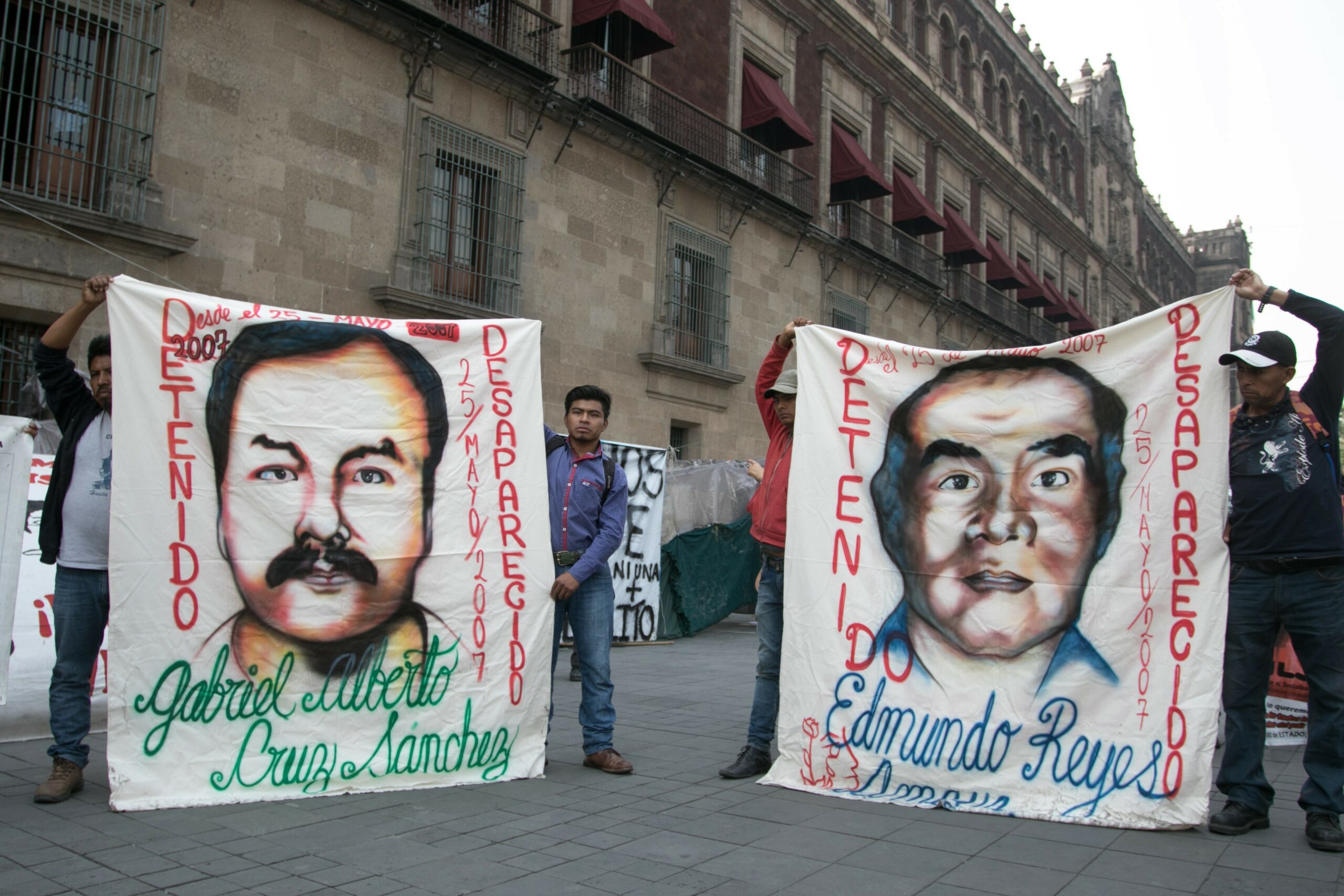 Estado mexicano dejó evidencias escandalosas de haber sido el responsable directo de la desaparición forzada de dos luchadores sociales aquel 25 de mayo de 2007: Gabriel Alberto Cruz Sánchez y Edmundo Reyes Amaya