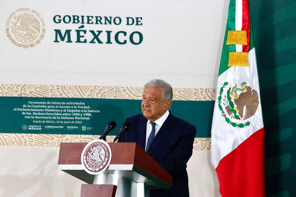 AMLO ordena abrir instalaciones y archivos militares a Comisión de la Verdad