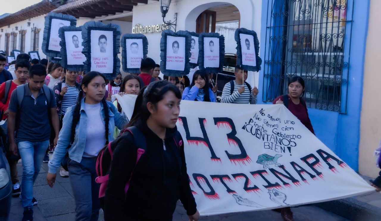 La presidenta Claudia Sheinbaum rechaza absolución sin explicación tras fallo en caso de los 43 normalistas de Ayotzinapa