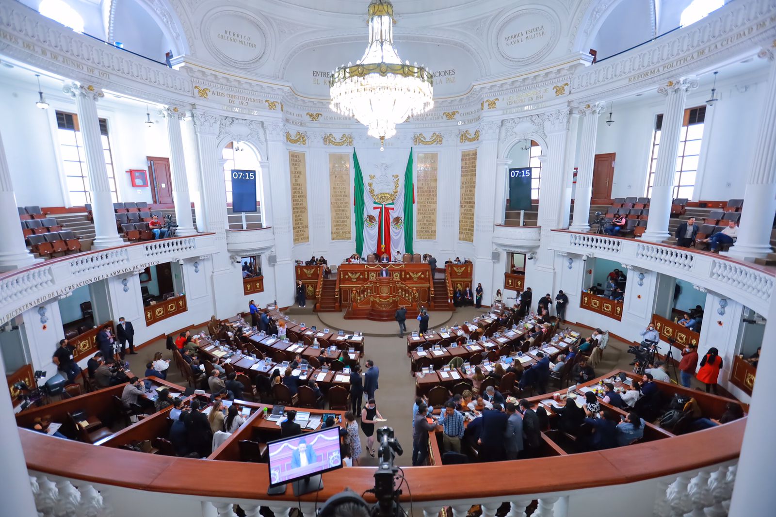Congreso CDMX aprueba regulación de estacionamientos públicos