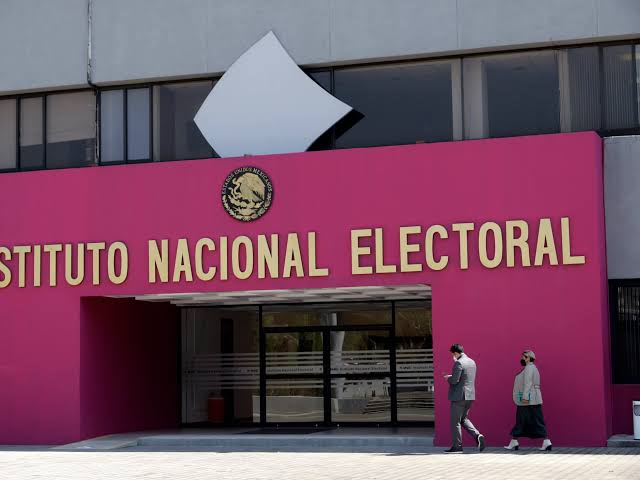 La presidenta Claudia Sheinbaum: resoluciones del INE sobre acordeones son contradictorias; espera fallo del TEPJF