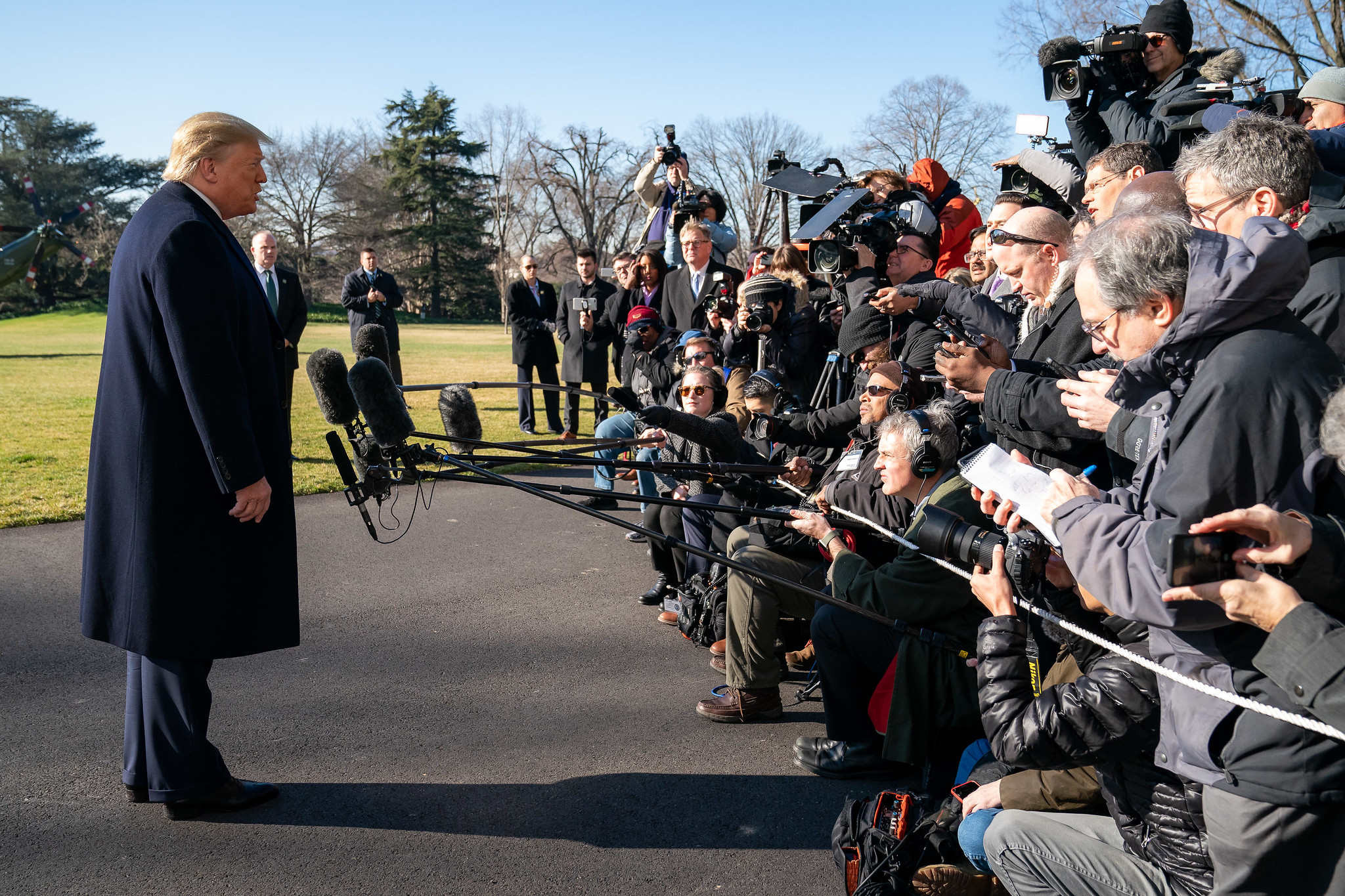 No cabe duda que el actual presidente de Estados Unidos provocará graves conflictos interna y externamente a su país.