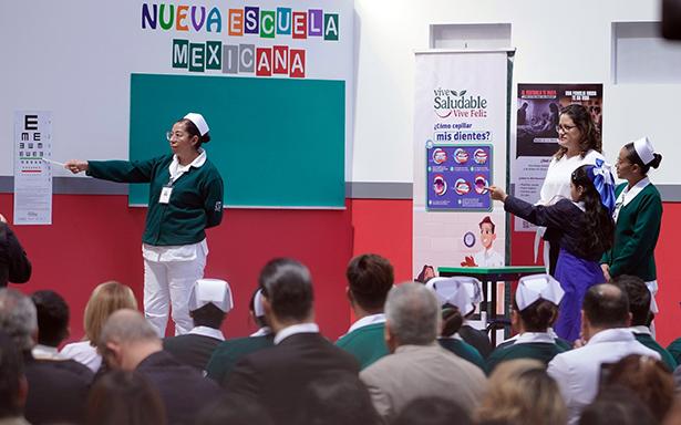 La subsecretaria de Educación Básica, Noemí Juárez, anunció que se capacitará a los expendedores de alimento como parte de la estrategia nacional Vive Saludable, Vive Feliz.