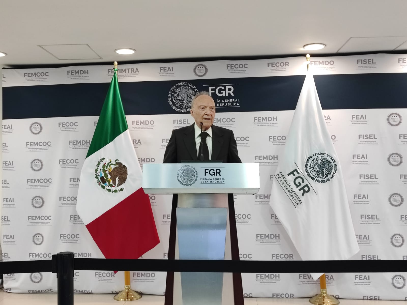 FGR y UNAM descartaron hornos crematorios en rancho Izaguirre; no hay pruebas, aseguró el fiscal Gertz Manero