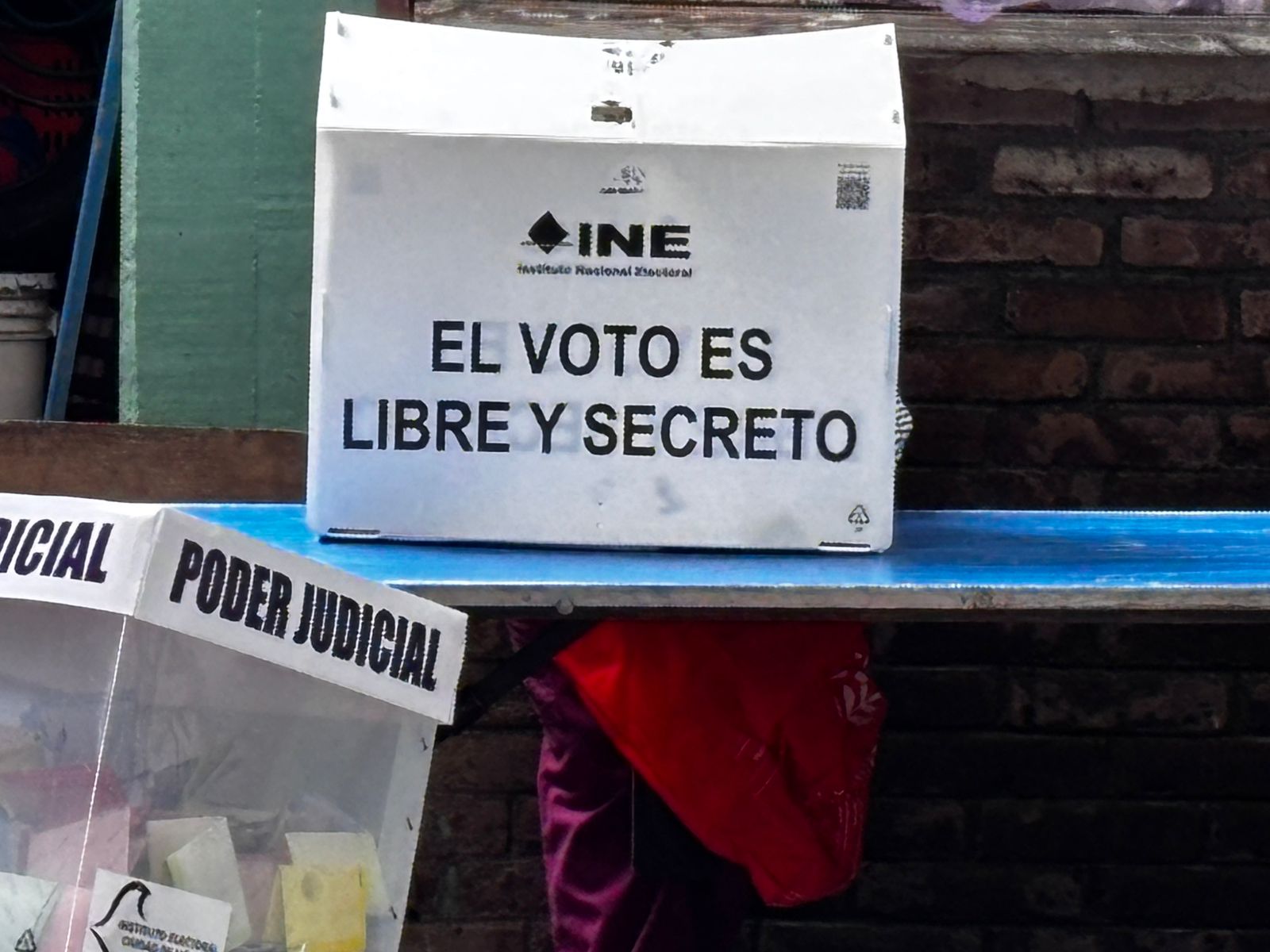 En Atizapán mayoría de los asistentes son personas adultas mayores,ciudadanos que, pese a las dificultades, salieron a ejercer su derecho