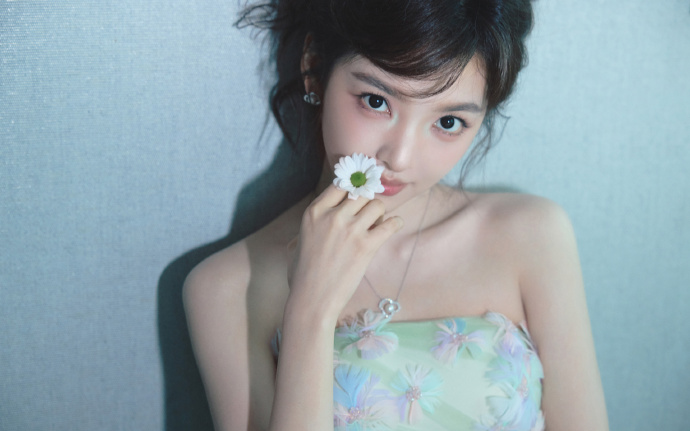 章若楠 清新裙子 小花 4K高清壁纸 3840x2400