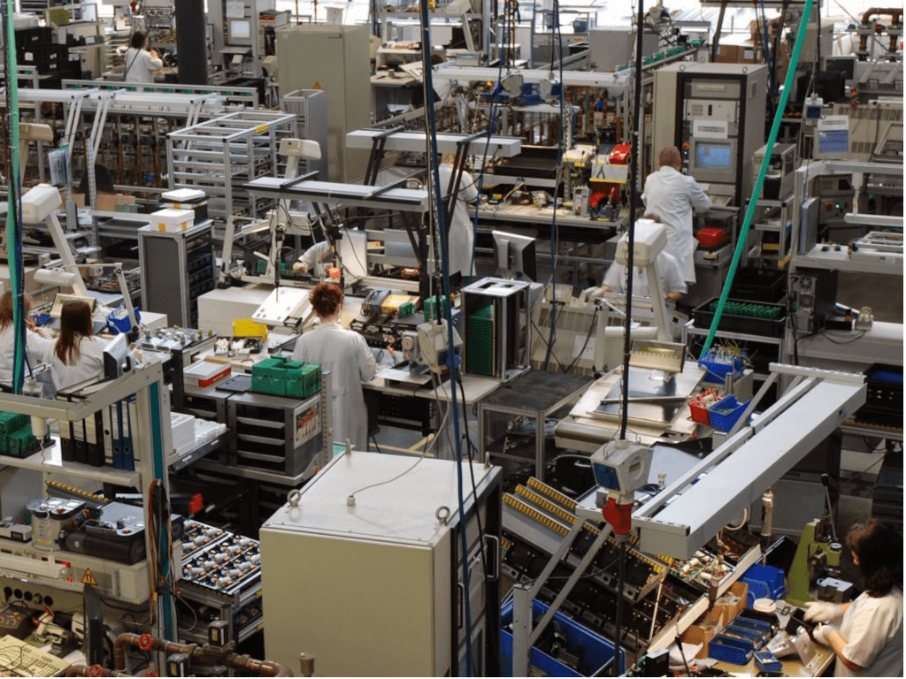 electronics-lab-SLIDER