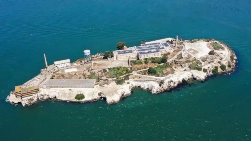 Lee más sobre el artículo Donald Trump ordena reabrir la infame prisión de Alcatraz