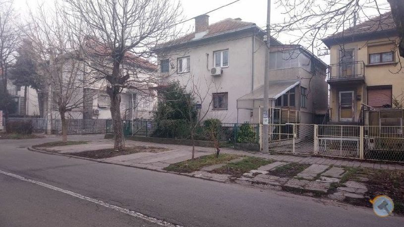 Prodaju Kucu U Zemunu Od 250 Kvadrata Cena Je Niska Ali Je Oduzeta Biznis Telegraf Rs