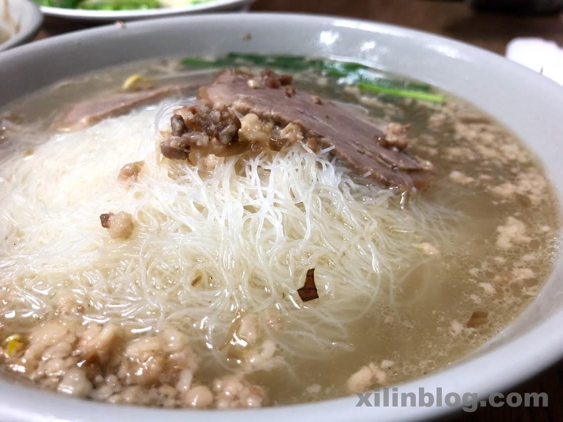 お店の名物料理の1つ。切仔麺のビーフン版(大サイズ)：45台湾ドル