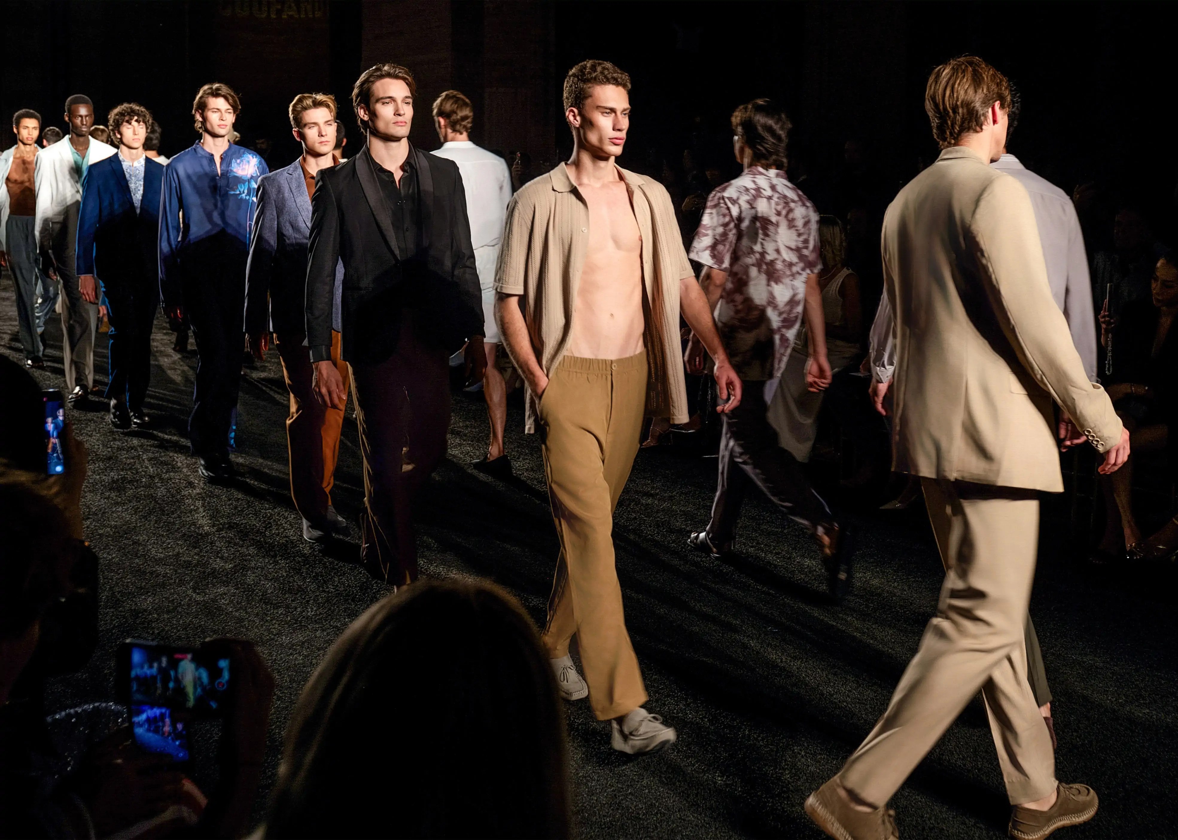 Coofandy SS 2025 Runway Show: A Bold Step in Modern Men's Fashion
