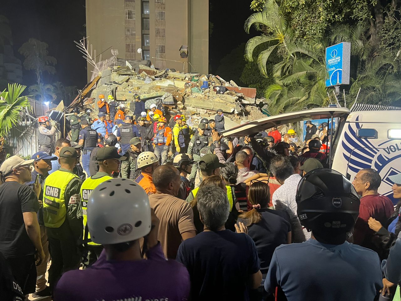 Cuatro edificios derrumbados en Chacao y 30 con daños estructurales tras los terremotos