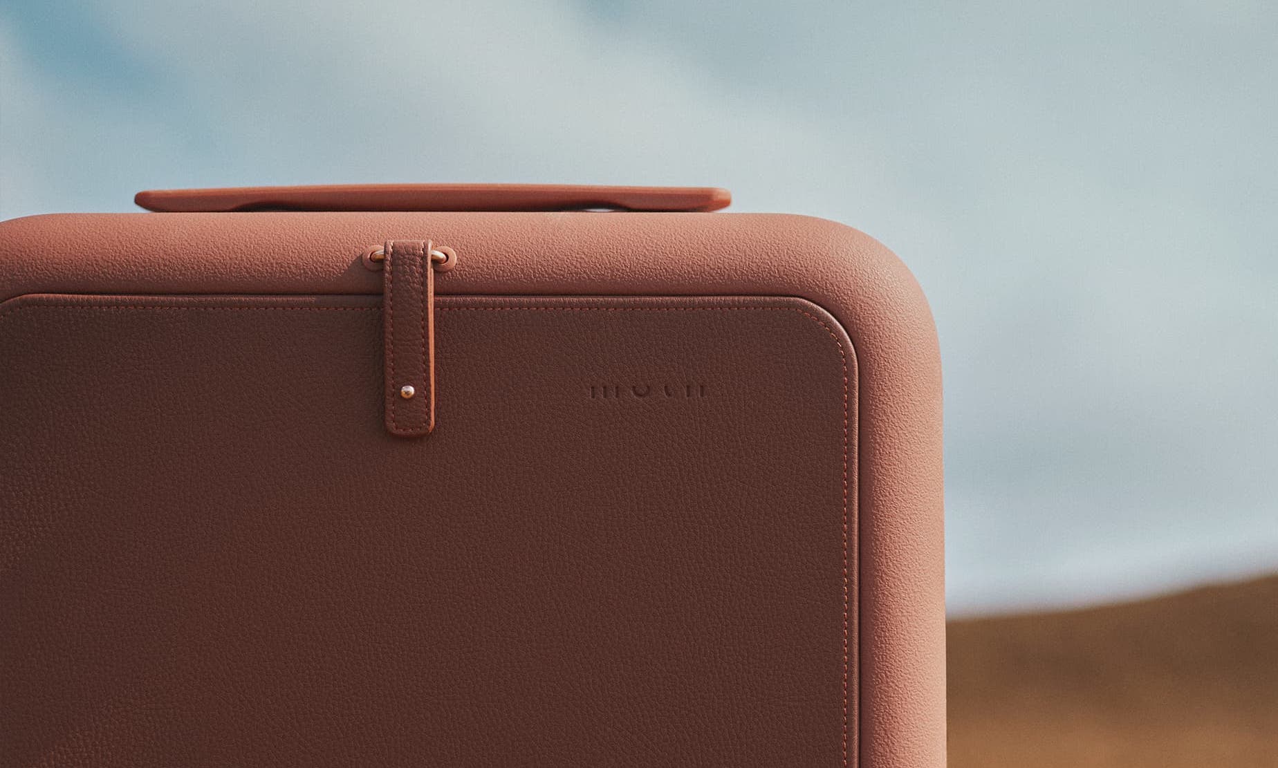 Acquire | Moln brings a new hardshell suitcase option from Japan
