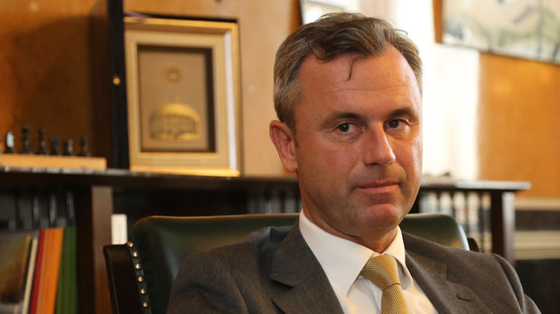 Norbert HOFER, FPÖ, Interview in seinem Büro/ Parlament